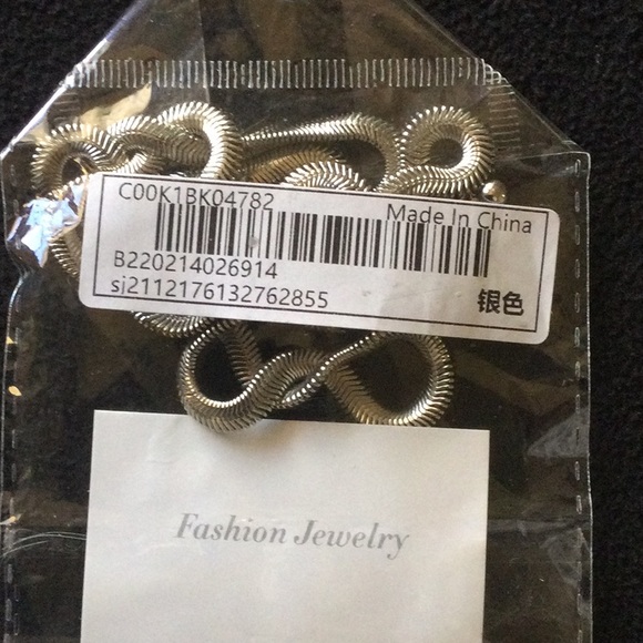 Silver Tone Adjustable Length Necklace - Picture 5 of 5